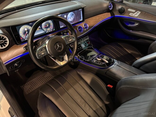 Mercedes E 200 d-8