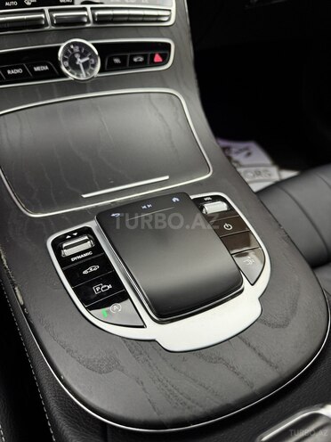 Mercedes E 220 d-18