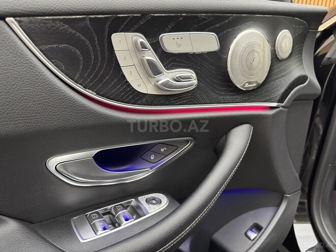 Mercedes E 220 d-11