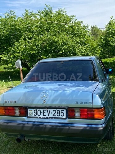 Mercedes 190 1992, 300,000 km - 2.0 l - Zaqatala