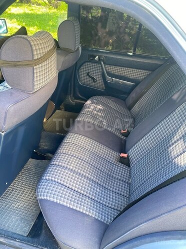 Mercedes 190 1992, 300,000 km - 2.0 l - Zaqatala