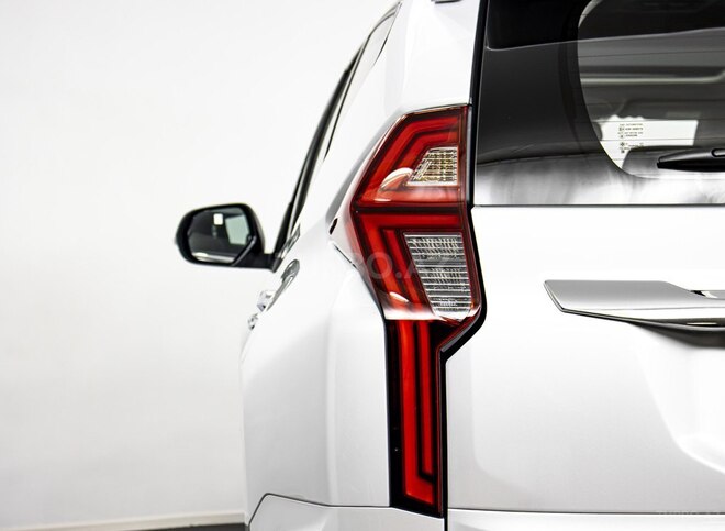 Mitsubishi Pajero Sport-12