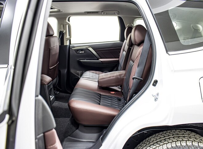 Mitsubishi Pajero Sport-25