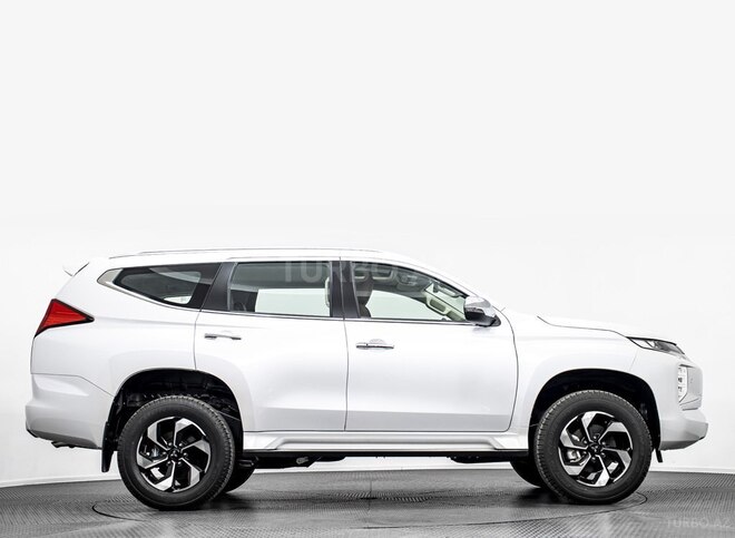 Mitsubishi Pajero Sport-2