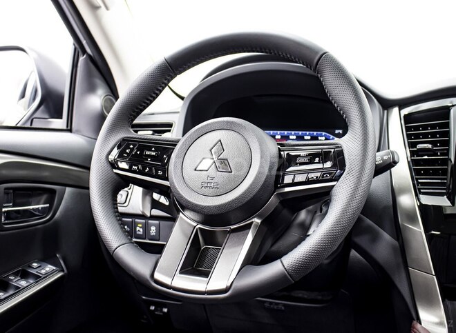 Mitsubishi Pajero Sport-15