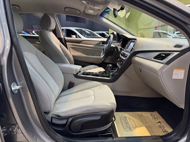Hyundai Sonata-15