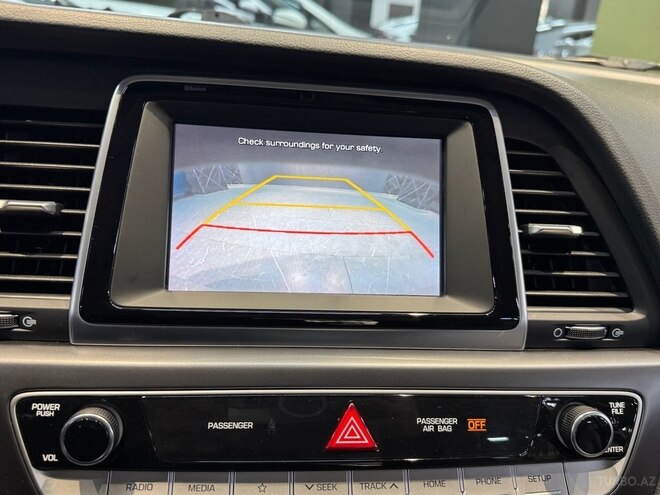 Hyundai Sonata-6