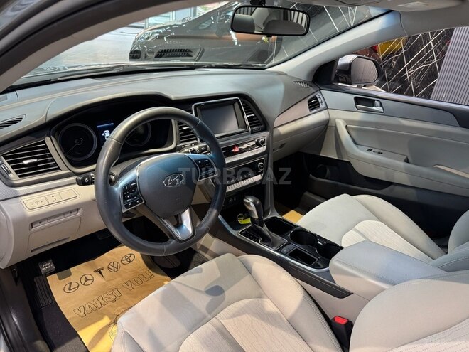 Hyundai Sonata-18