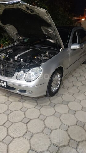 Mercedes E 240 2004, 182,000 km - 2.4 l - Bakı