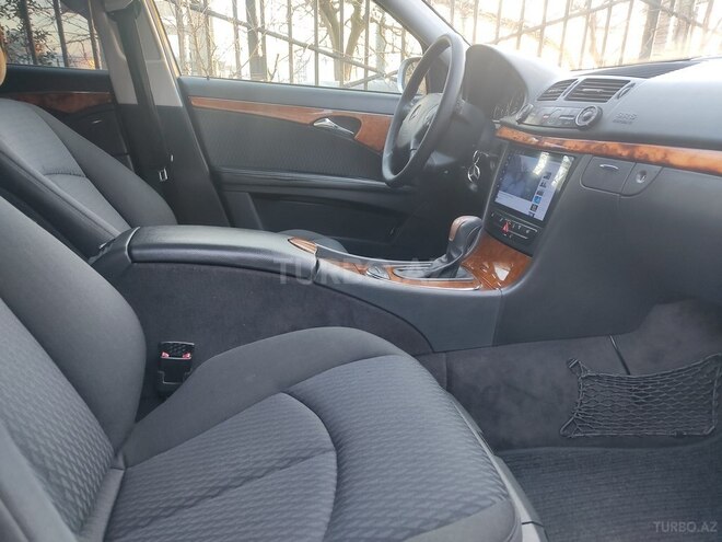 Mercedes E 240 2004, 182,000 km - 2.4 l - Bakı