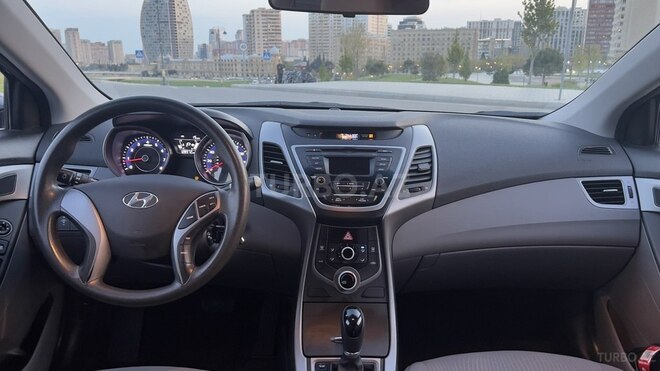 Hyundai Elantra 2015, 207,605 km - 1.8 l - Bakı