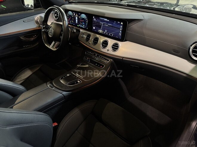 Mercedes E 300 e-11