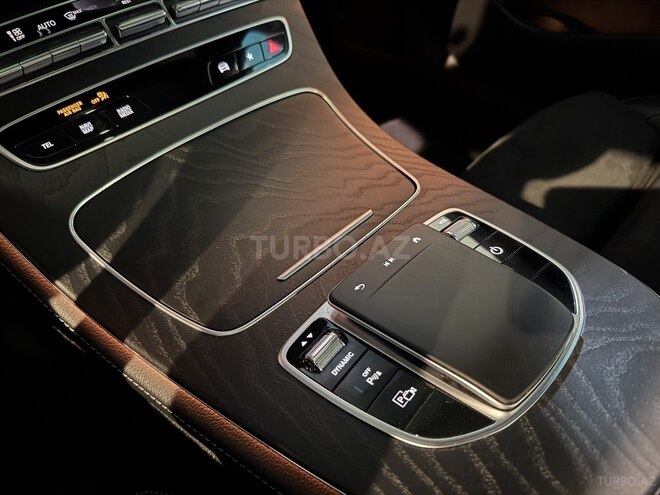 Mercedes E 300 e-15