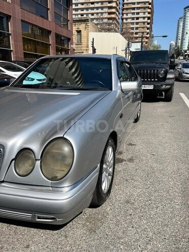 Mercedes E 230 1996, 435,220 km - 2.3 l - Bakı
