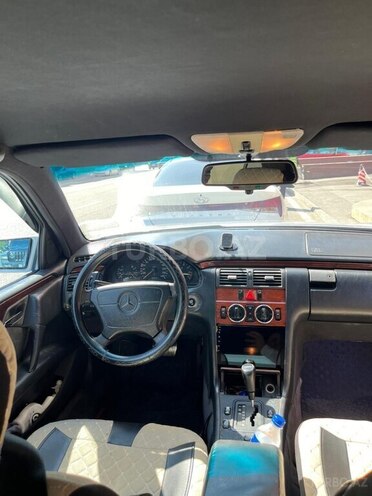 Mercedes E 230 1996, 435,220 km - 2.3 l - Bakı