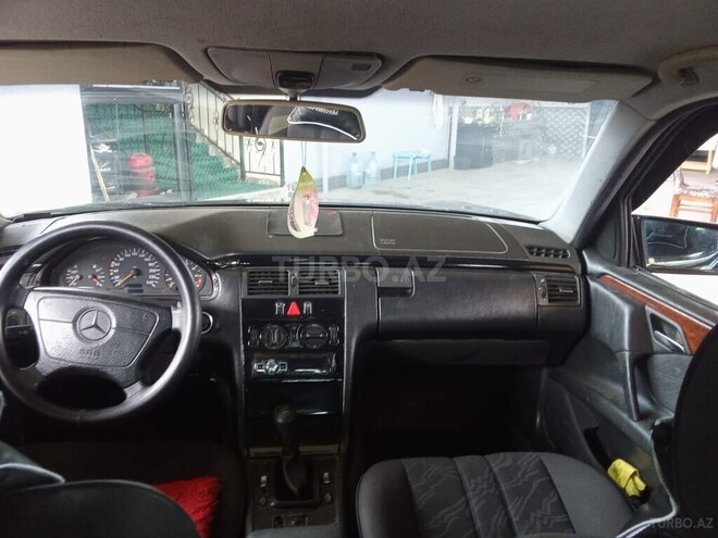 Mercedes E 200 1998, 377,586 km - 2.0 л - Qazax