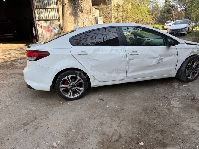 Kia Forte 2016, 720,000 km - 2.0 l - Bakı