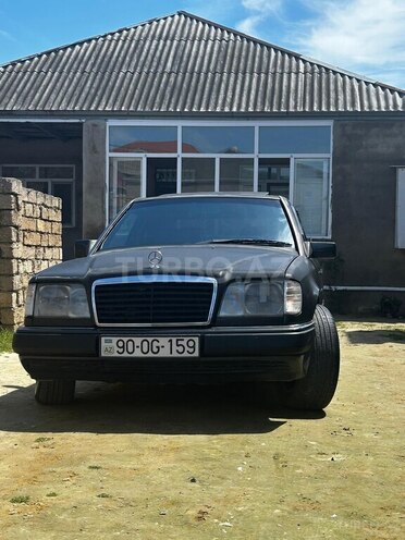 Mercedes E 220 1995, 100,000 km - 2.2 l - Bakı