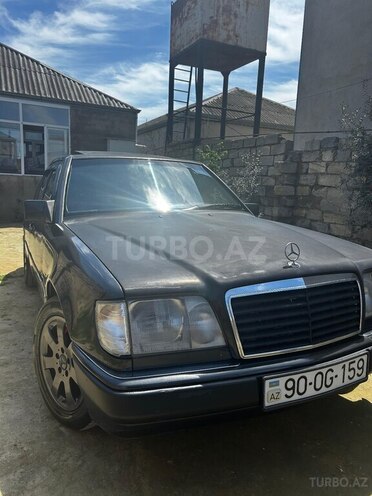 Mercedes E 220 1995, 100,000 km - 2.2 l - Bakı