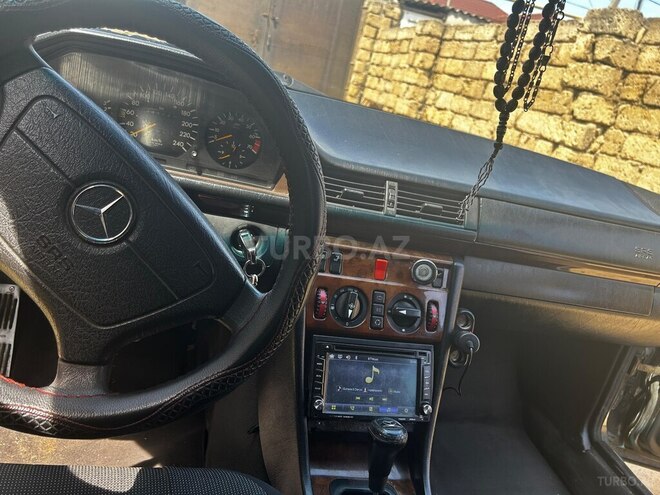 Mercedes E 220 1995, 100,000 km - 2.2 l - Bakı