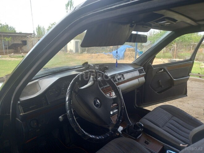 Mercedes E 200 d 1992, 250,000 km - 2.0 l - Sumqayıt