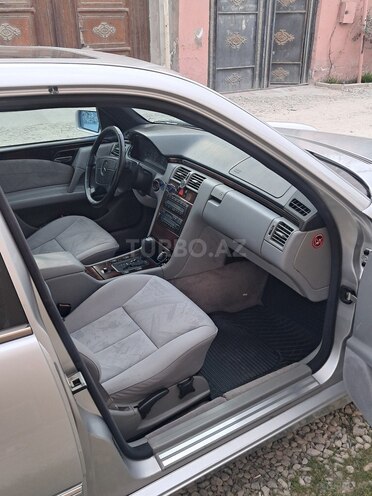 Mercedes E 230 1996, 256,000 km - 2.3 l - Bakı