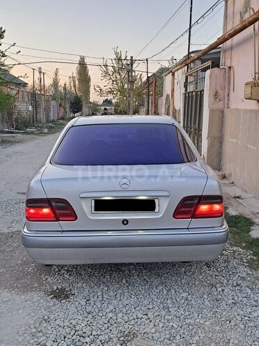 Mercedes E 230 1996, 256,000 km - 2.3 l - Bakı