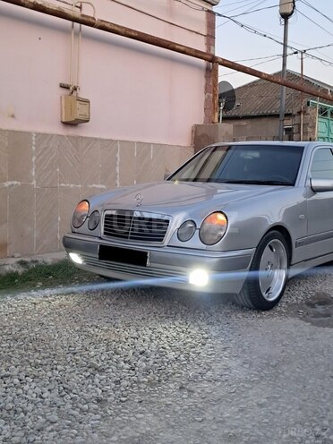 Mercedes E 230 1996, 256,000 km - 2.3 l - Bakı