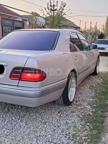 Mercedes E 230 1996, 256,000 km - 2.3 l - Bakı