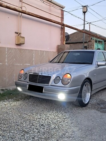 Mercedes E 230 1996, 256,000 km - 2.3 l - Bakı