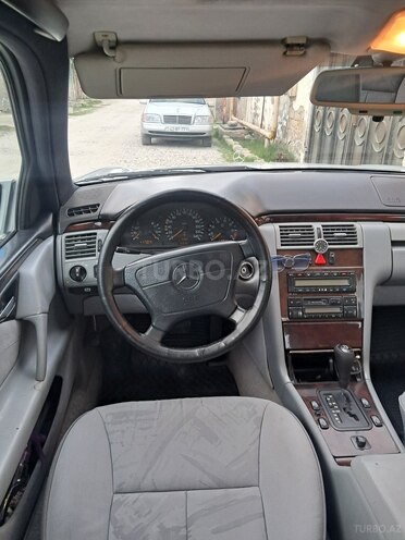 Mercedes E 230 1996, 256,000 km - 2.3 l - Bakı