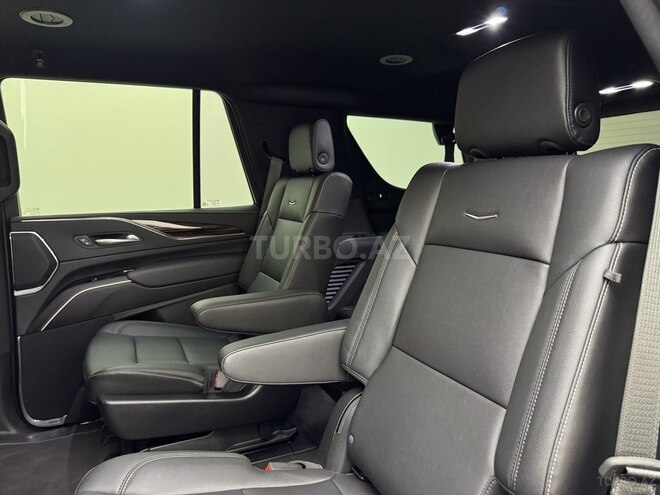 Cadillac Escalade-23