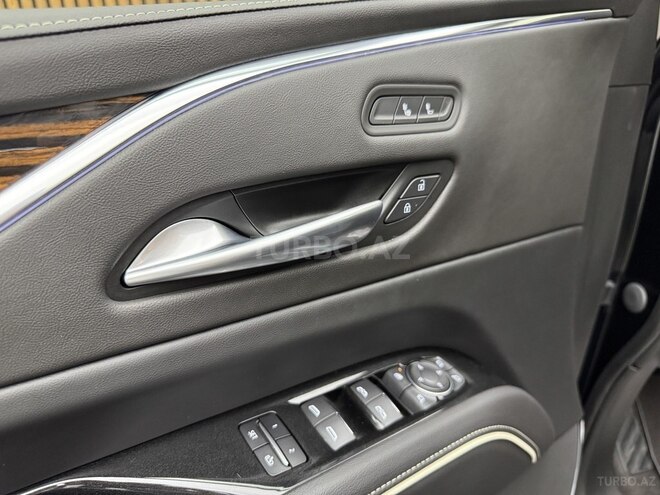 Cadillac Escalade-26