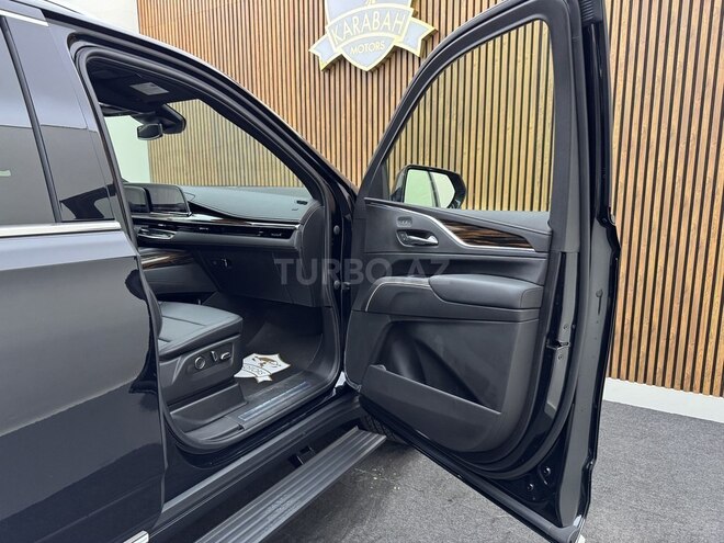Cadillac Escalade-17