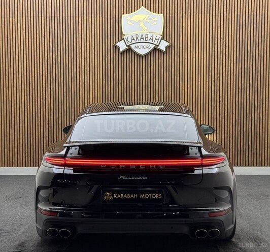 Porsche Panamera-5