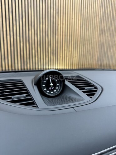Porsche Panamera-25