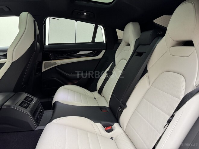 Porsche Panamera-20