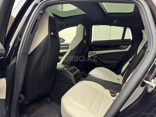 Porsche Panamera-19