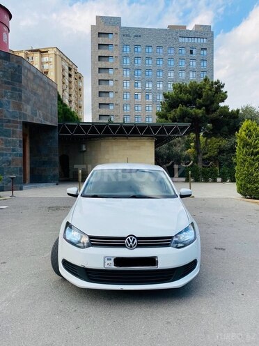 Volkswagen Polo 2015, 173,000 km - 1.6 l - Bakı