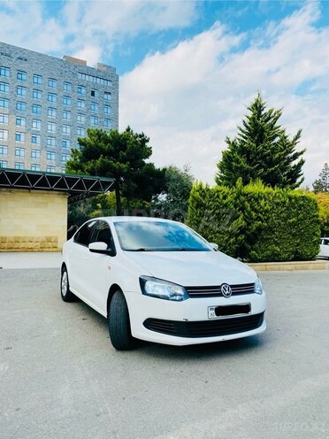 Volkswagen Polo 2015, 173,000 km - 1.6 l - Bakı