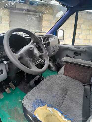 Ford Transit-4
