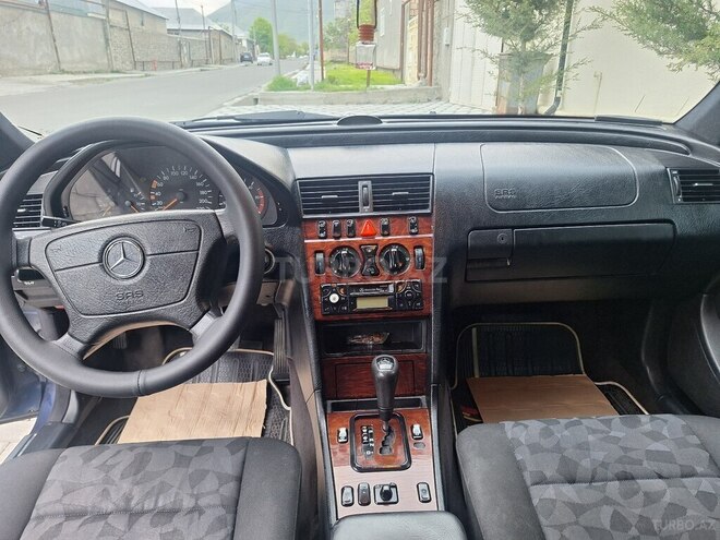 Mercedes C 220 d 2000, 331,256 km - 2.2 l - Şəki