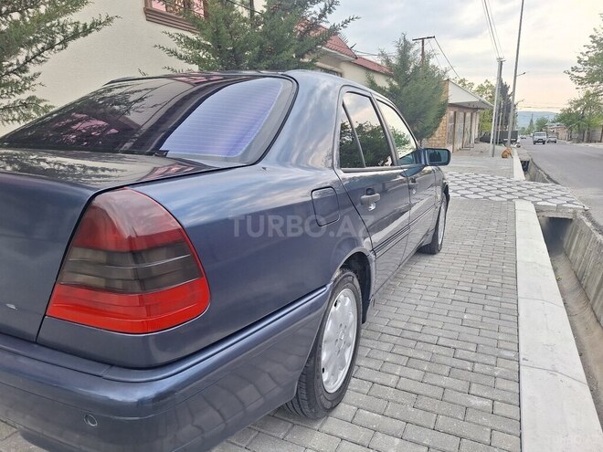 Mercedes C 220 d 2000, 331,256 km - 2.2 l - Şəki
