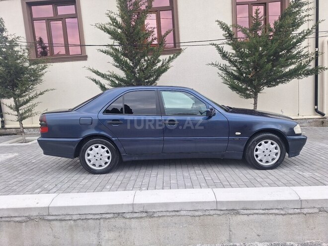 Mercedes C 220 d 2000, 331,256 km - 2.2 l - Şəki