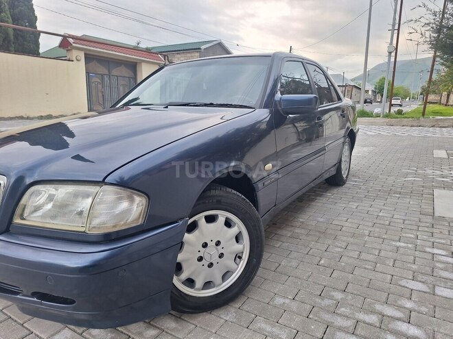 Mercedes C 220 d 2000, 331,256 km - 2.2 l - Şəki