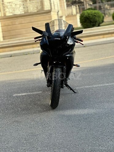 Yamaha R15 V4 2023, 8,000 km - 0.2 л - Bakı