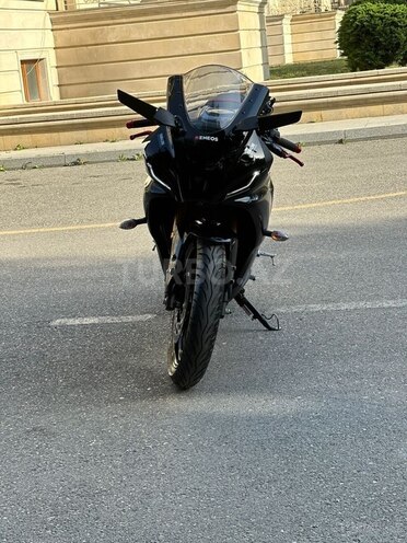 Yamaha R15 V4 2023, 8,000 km - 0.2 л - Bakı