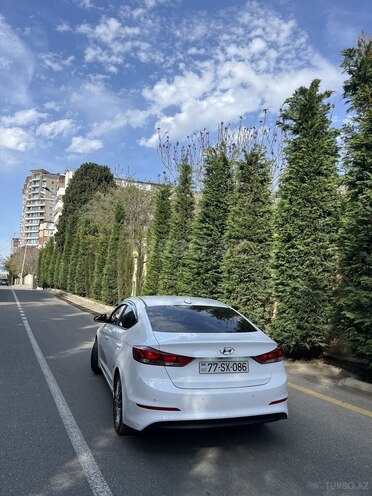 Hyundai Avante 2018, 130,000 km - 1.6 л - Bakı