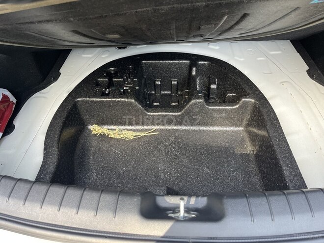 Hyundai Avante 2018, 130,000 km - 1.6 л - Bakı