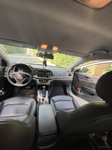 Hyundai Avante 2018, 130,000 km - 1.6 л - Bakı